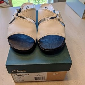 Clarks Garland Leather Slide, White 7M